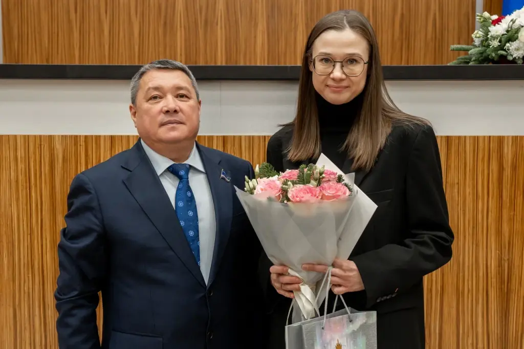 Трудовые заслуги ямальцев отмечены наградами ямальского парламента